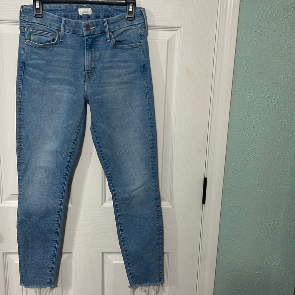 MOTHER Jeans The Looker Ankle Fray in Ready To Roll Size 29